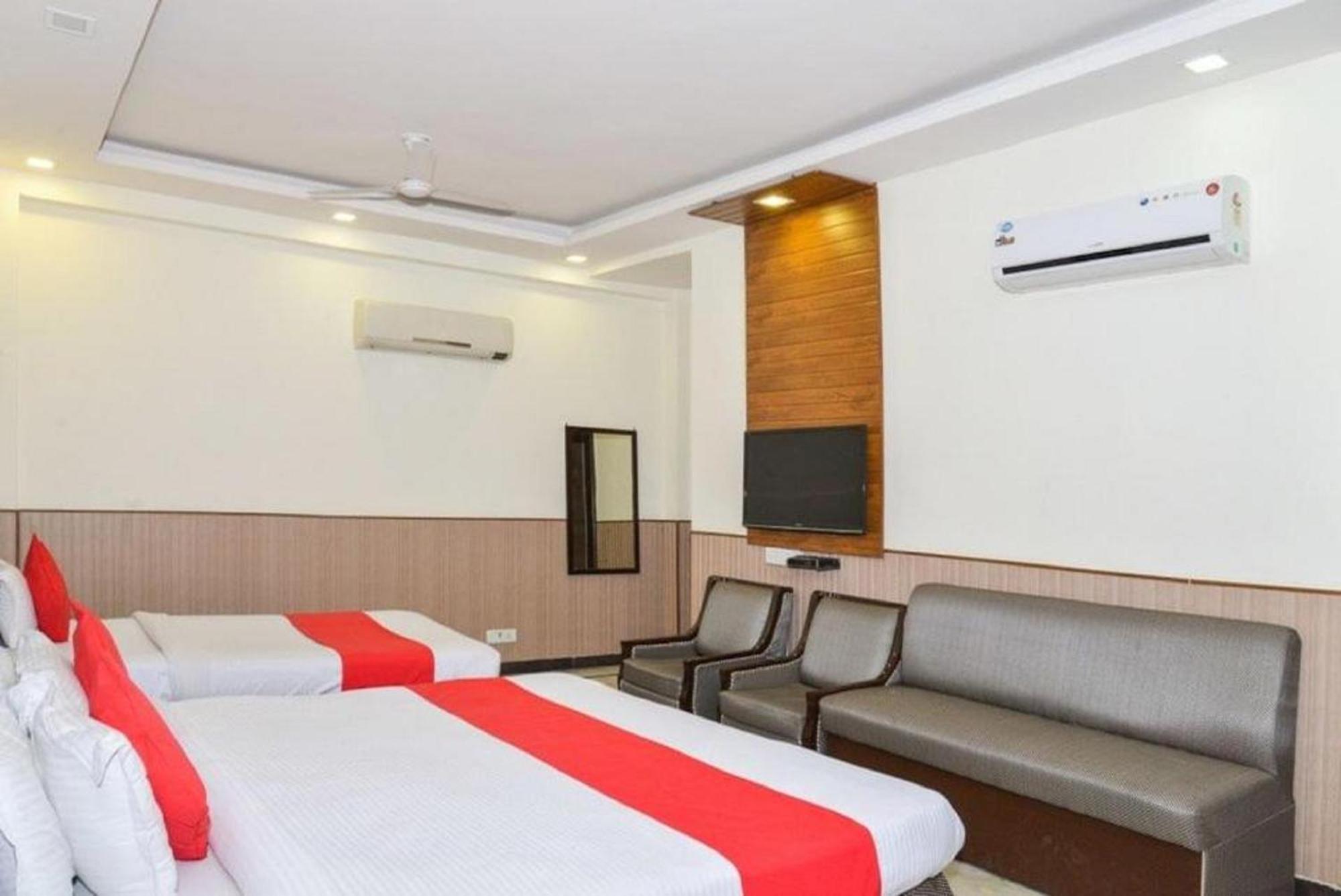 Hotel Shanti House New Delhi Karnail Singh Stadium Gate No 1 Exterior photo