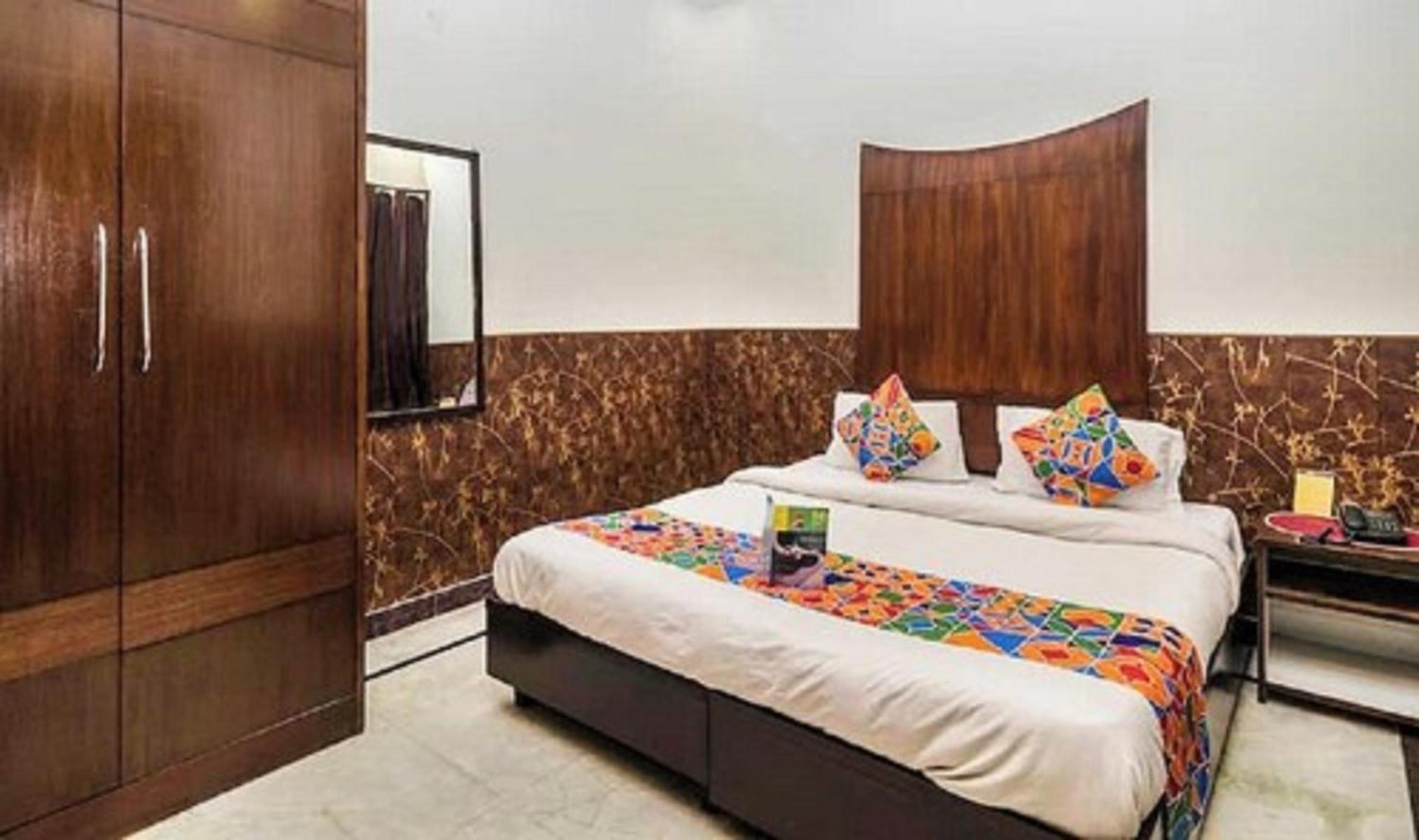 Hotel Shanti House New Delhi Karnail Singh Stadium Gate No 1 Exterior photo