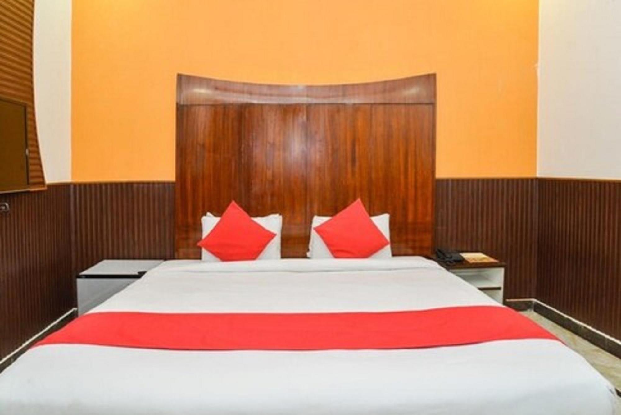 Hotel Shanti House New Delhi Karnail Singh Stadium Gate No 1 Exterior photo