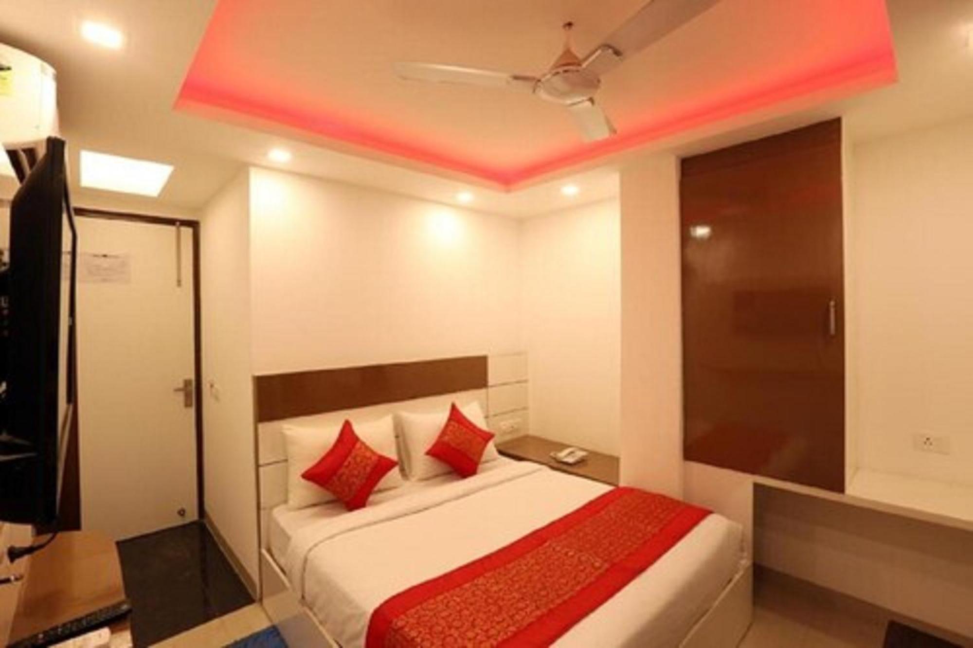 Hotel Shanti House New Delhi Karnail Singh Stadium Gate No 1 Exterior photo